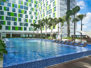 Отель Holiday Inn & Suites Saigon Airport