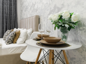 Na Naberezhnoy Reki Greydzh Flat