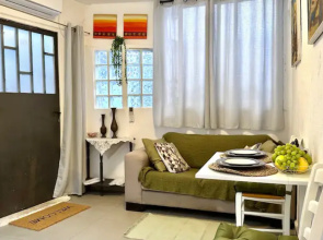 Vintazhnye S Odnoy Spalney I S Bolshim Patio Apartments