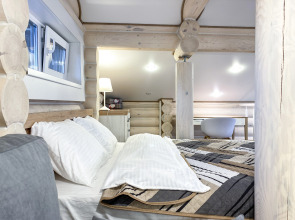 Частный дом  Три Избы