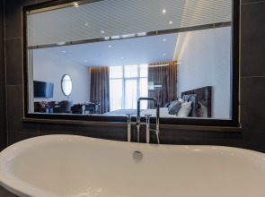 Отель Monarch Batumi