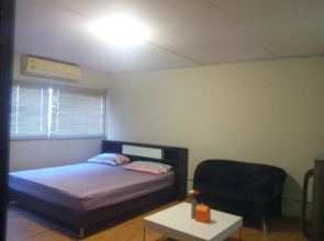 DMK Don Mueang Airport Bangkok Thailand Guest House