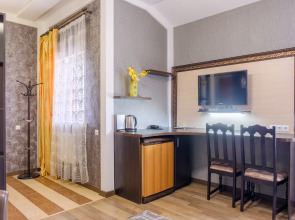 Отель Славия