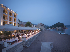 Riva by Aycon Hotel