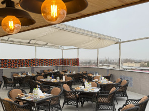 Отель Izumrud Palace