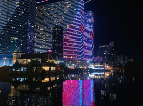 Апарт-отель V&V Orbi City