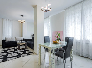 Апартаменты двухкомнатные на Скрыганова 4Б