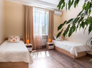 Квартира c Двумя Раздельными Спальнями и Балконом в Центре от Piligrim kmv