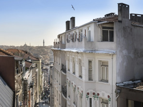 Апартаменты PeraNox Suites