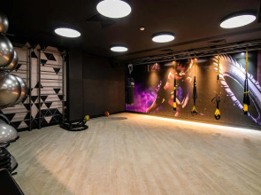 Отель Ramada and Suites by Wyndham Yerevan