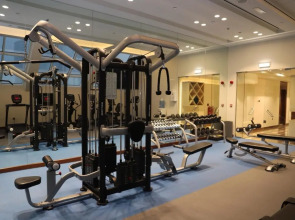 Отель Golden Tulip Media