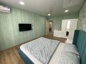 Квартира четырехкомнатная на Цюрупы, 84