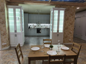 Квартира просторная на Богдана Хмельницкого