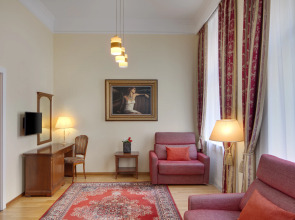 Отель Boutique Seven Days