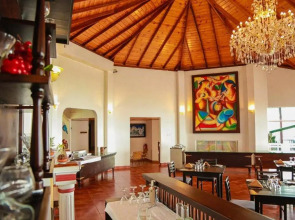 Отель Oak Ray Summer Hill Breeze