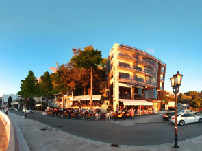 Cruiser Hotel