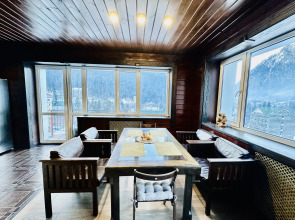 Квартира на Аланской, 25 "Пентхаус"