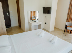 Отель Hills Kvariati