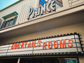 Отель Prince Theatre Heritage Stay