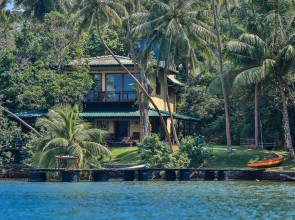 South Point Cottage 3 bedrooms Lake front Villa