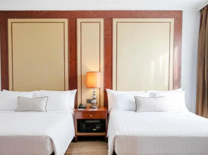 Отель The Berkeley Hotel Pratunam