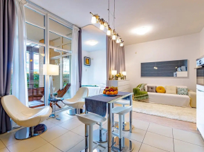 Uyutnaya Studiya S Terrasoy Apartments