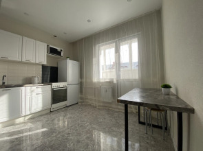 Апартаменты LikeHome на Дорофеева 7 у Города Еды