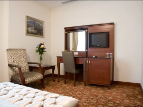 Отель Атропат