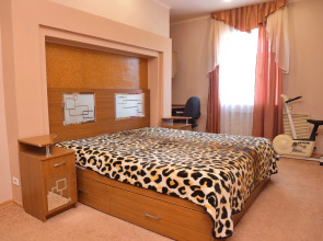 Апартаменты Sutki VIP на Володарского