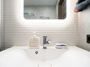 Квартира Стильная двухкомнатная квартира Natali apart на метро Пражская