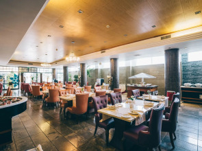 Отель Grand Muthu Forte do Vale