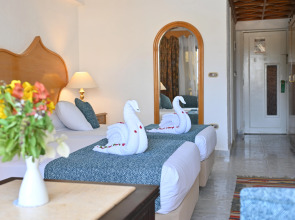 Turquoise Beach Hotel