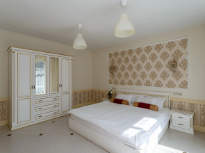V 5-ti minutah ot centra goroda Private house