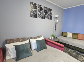 Bolshaya Uyutnaya Dvukhkomnatnaya Kvartira Flat