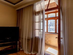 Апартаменты на Куйбышева Ирины Савельевой в центре курортного бульвара