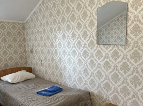 Отель Лотос