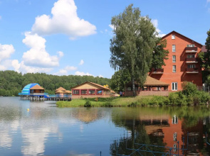 Lavrovo-Pesochnya Hotel