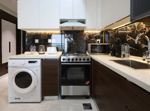 Apartments Elite Lux Holiday Homes - Jewelz Residences Studio in Arjan