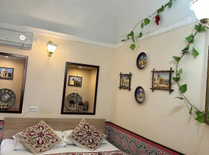 Hotel Khurjin