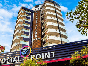 Отель The Corner Park