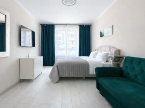 prostornye ApartMari Pionerskij: na pervoj linii s vyhodom na plyazh Apartments