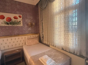 Апартаменты 3BR Flat Old Style 4AC Terrace, Metro