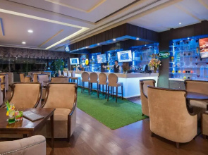 Отель The Berkeley Hotel Pratunam