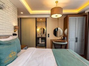 Отель Interstar