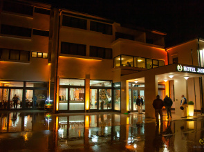 Jaska Hotel