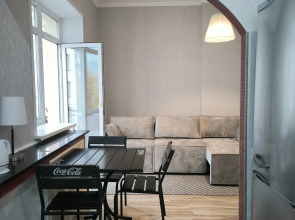 Апартаменты Белая Трехкомнатная Квартира у Вокзала