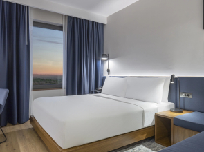 Отель Hampton by Hilton Istanbul Arnavutkoy