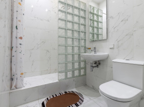 Апартаменты 4-комнатные HomeApart К.Маркса, 30