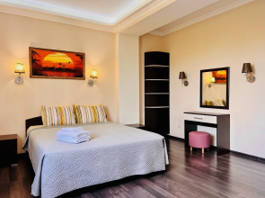 Гостевой дом Солнечная долина коттеджи Гости-24