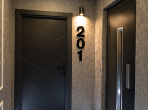 Отель The Queen Hotel